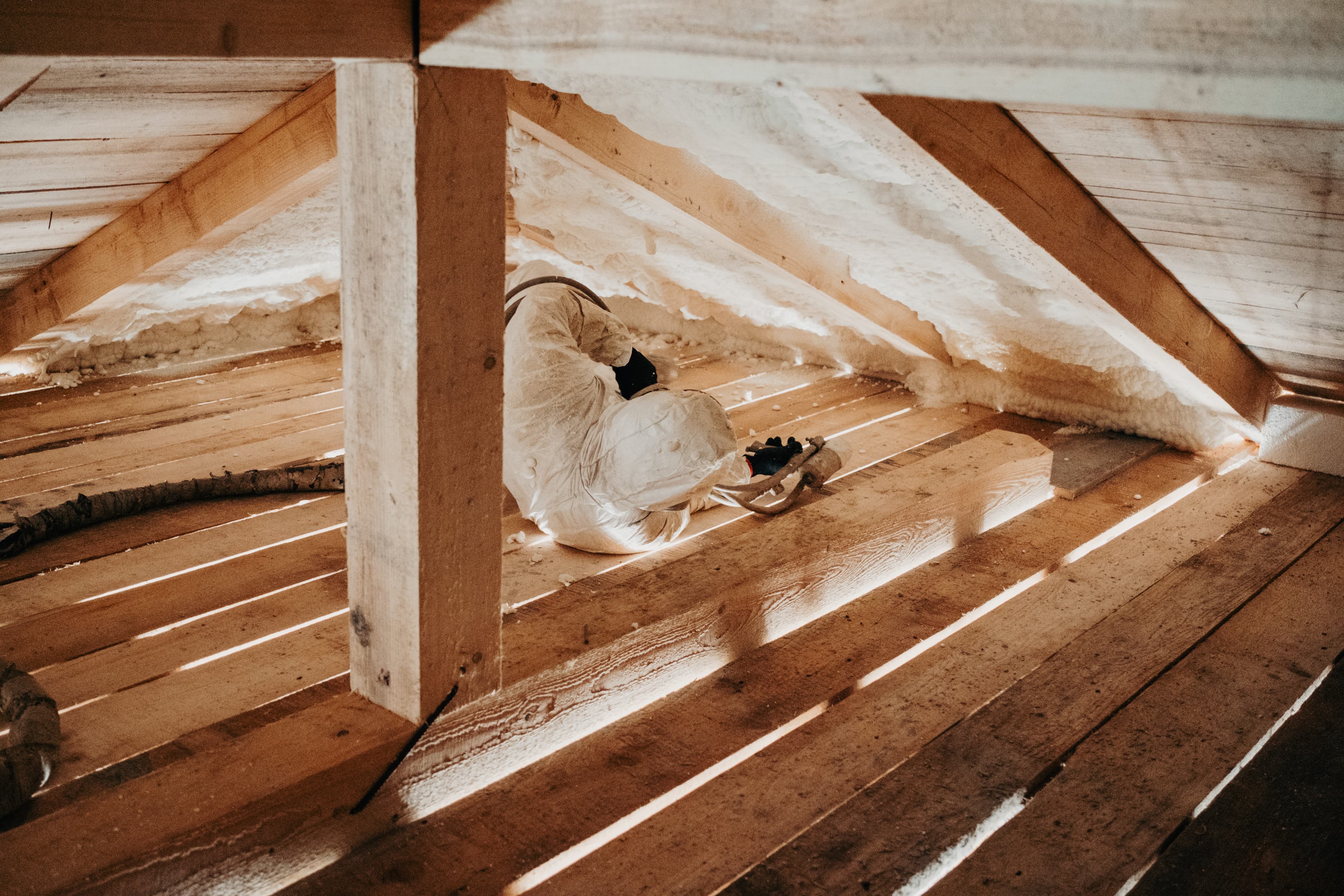 Beneficiile izolației cu spumă poliuretanică pentru locuințe